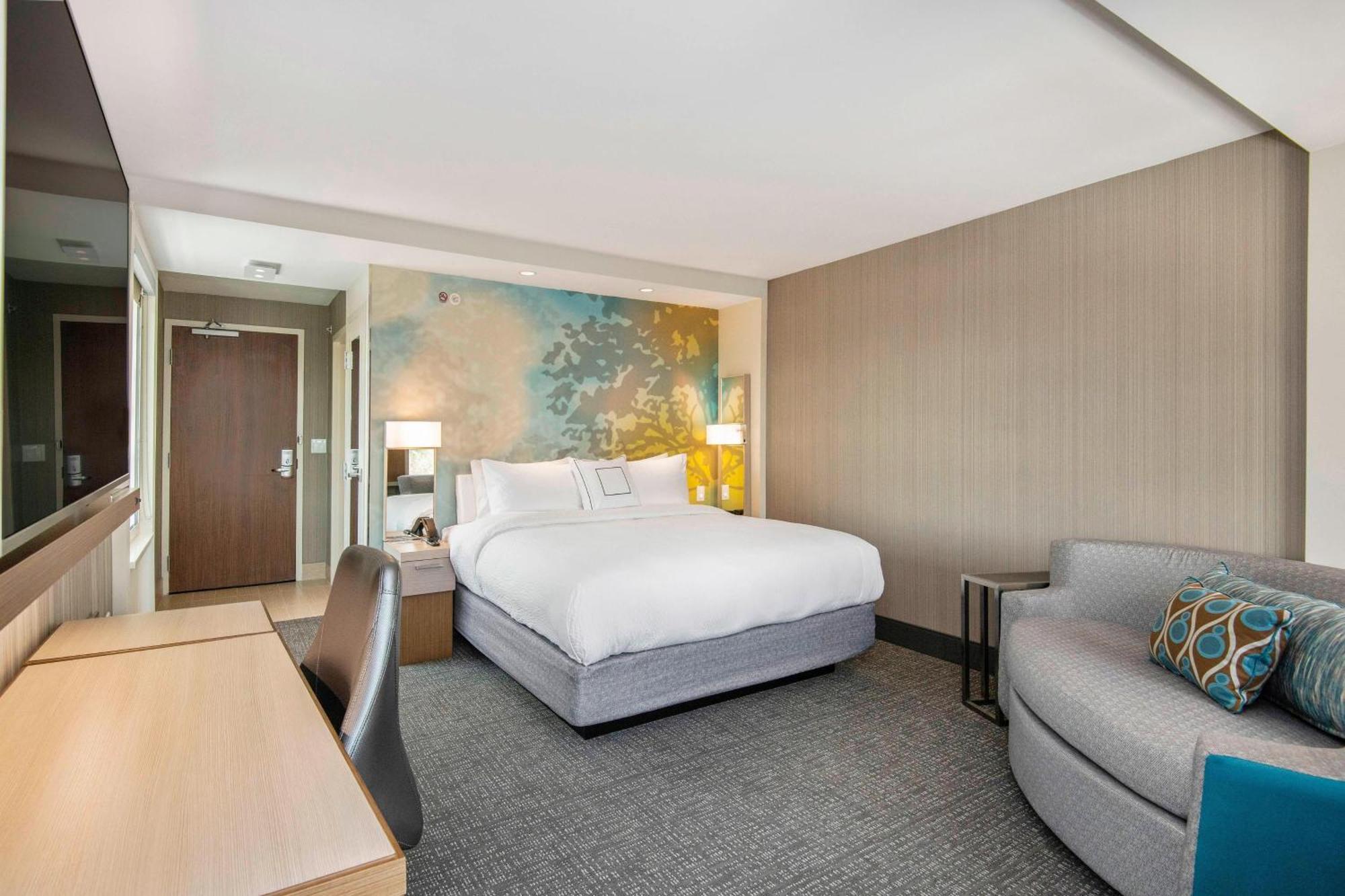 Отель Courtyard By Marriott Raleigh Cary/Parkside Town Commons Экстерьер фото