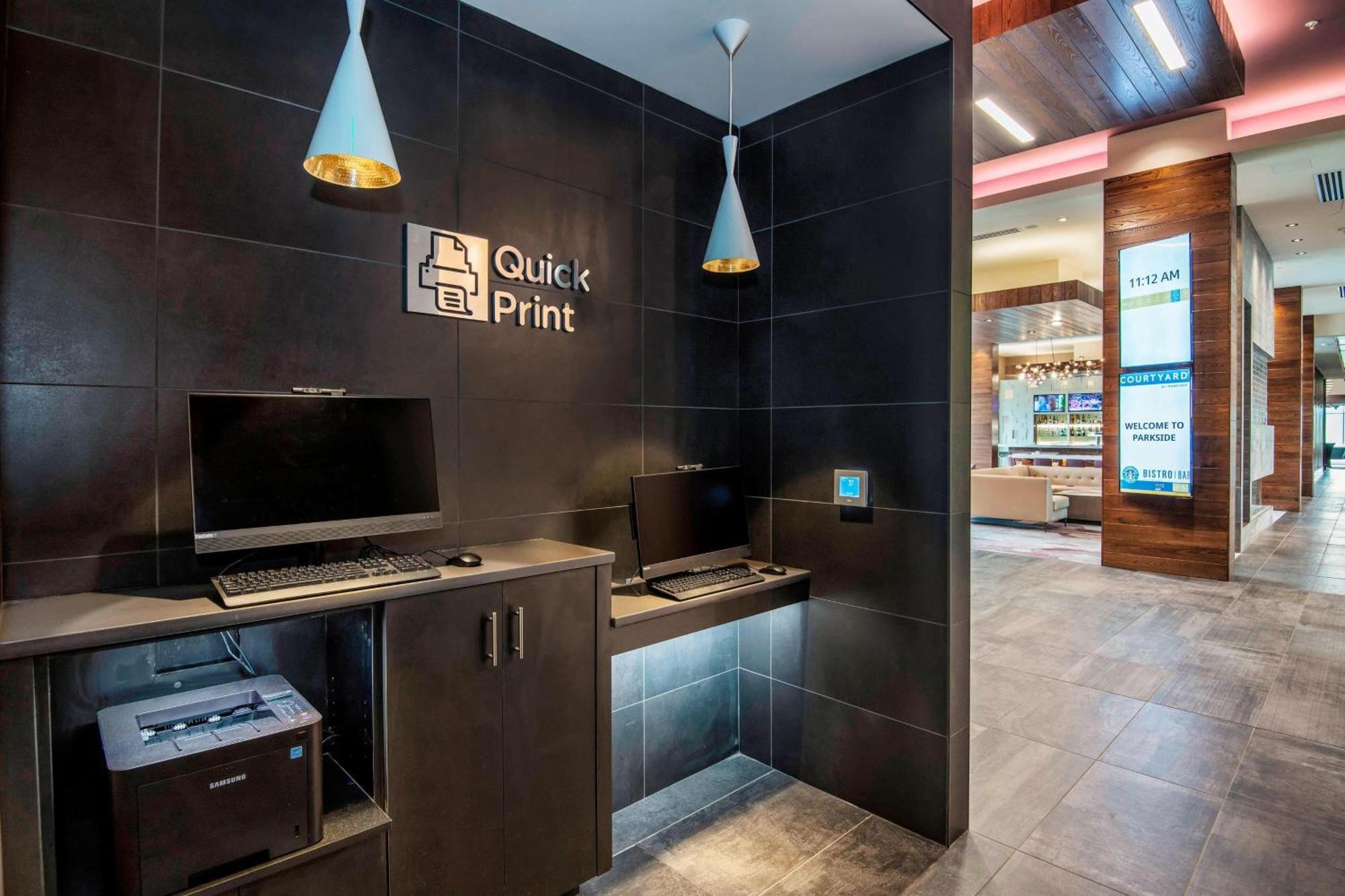 Отель Courtyard By Marriott Raleigh Cary/Parkside Town Commons Экстерьер фото