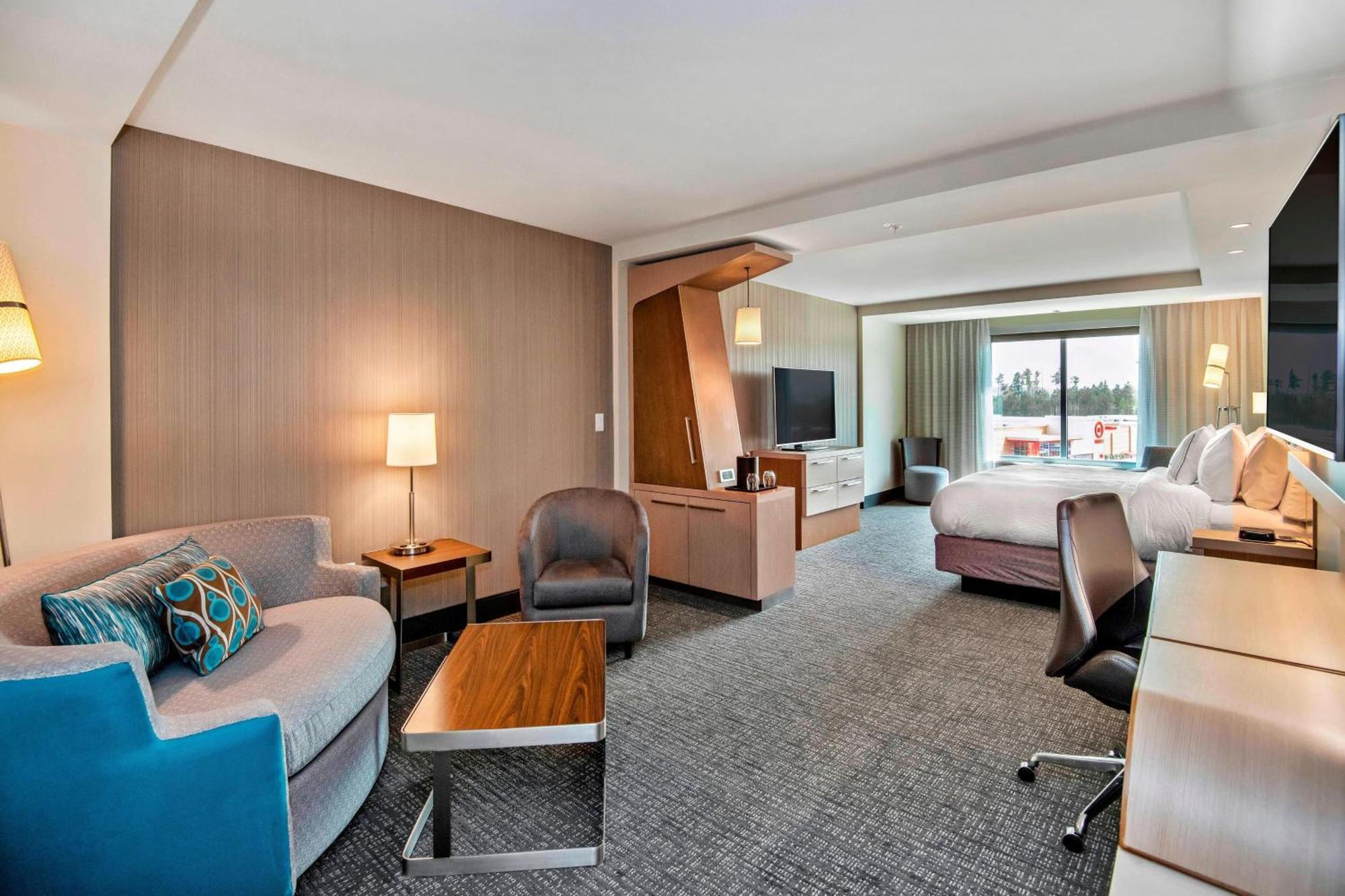 Отель Courtyard By Marriott Raleigh Cary/Parkside Town Commons Экстерьер фото